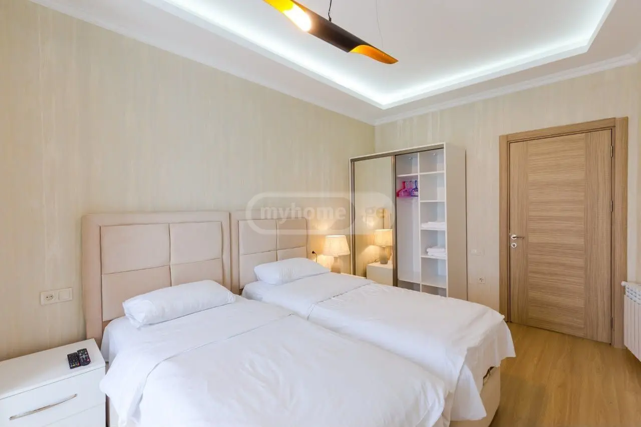 4 Room Apartment For Rent In Old Batumi District, In Batumi view 5