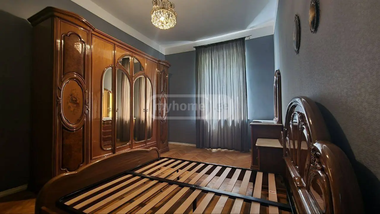 5 Room Apartment For Sale view 3