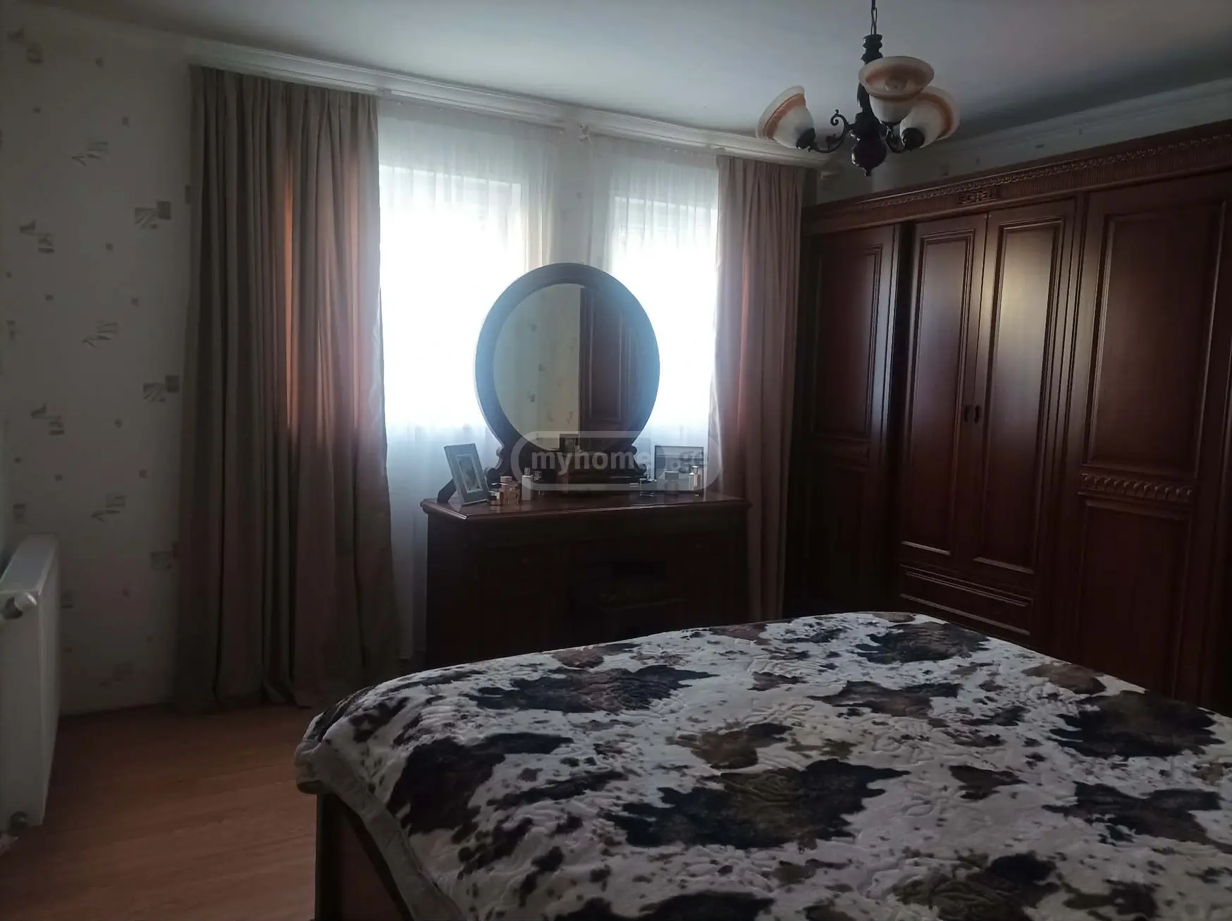 8 Room Private House For Sale view 10