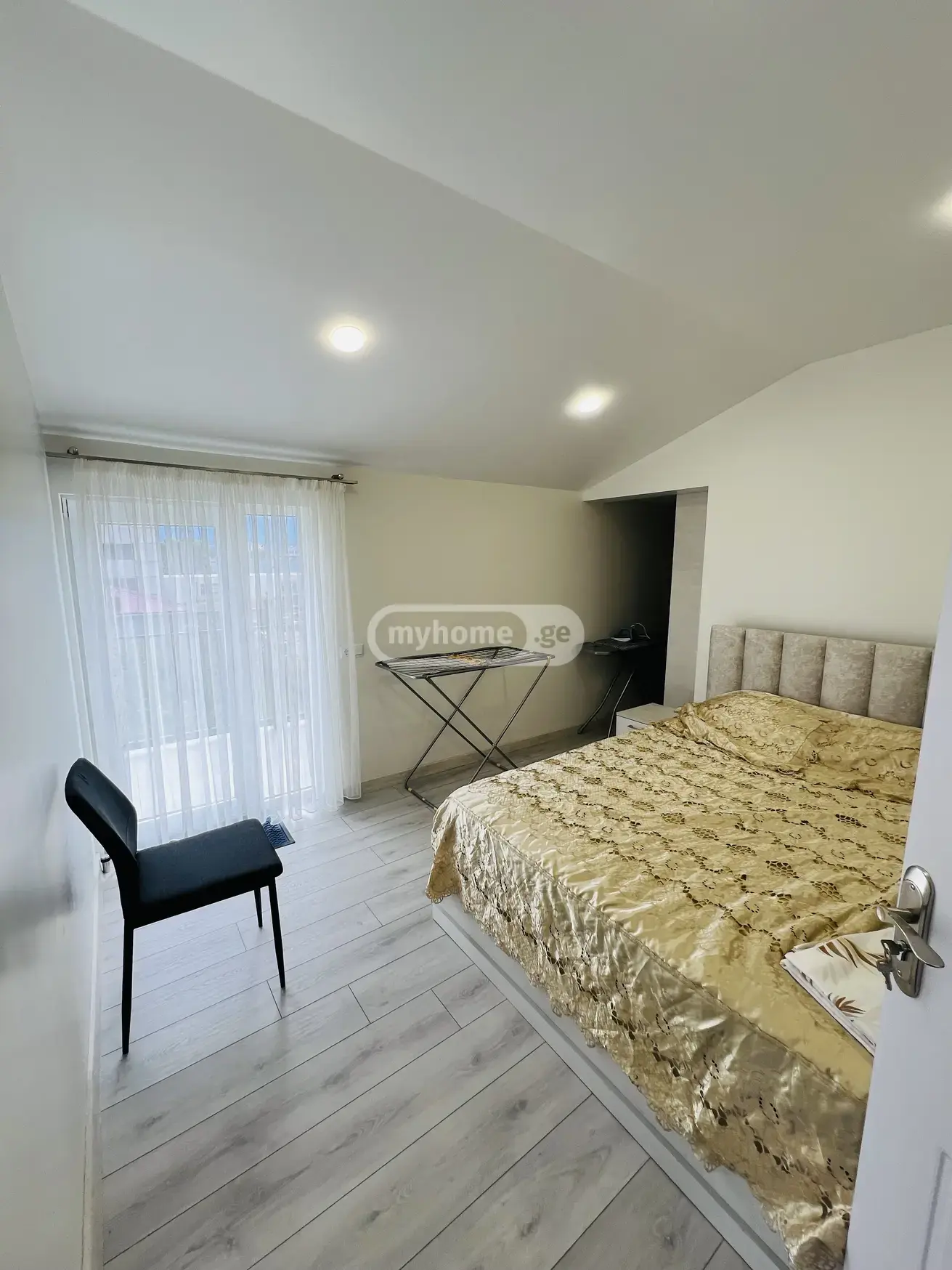 2 Room Apartment For Rent In Kakhabri District, In Batumi view 4
