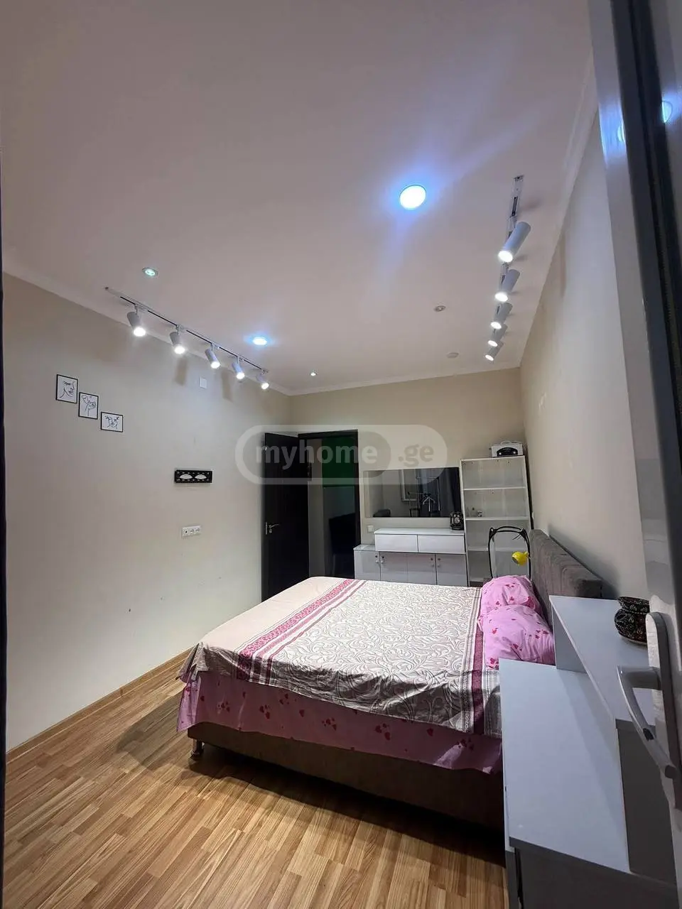 3 Room Apartment For Rent In Old Batumi District, In Batumi view 6