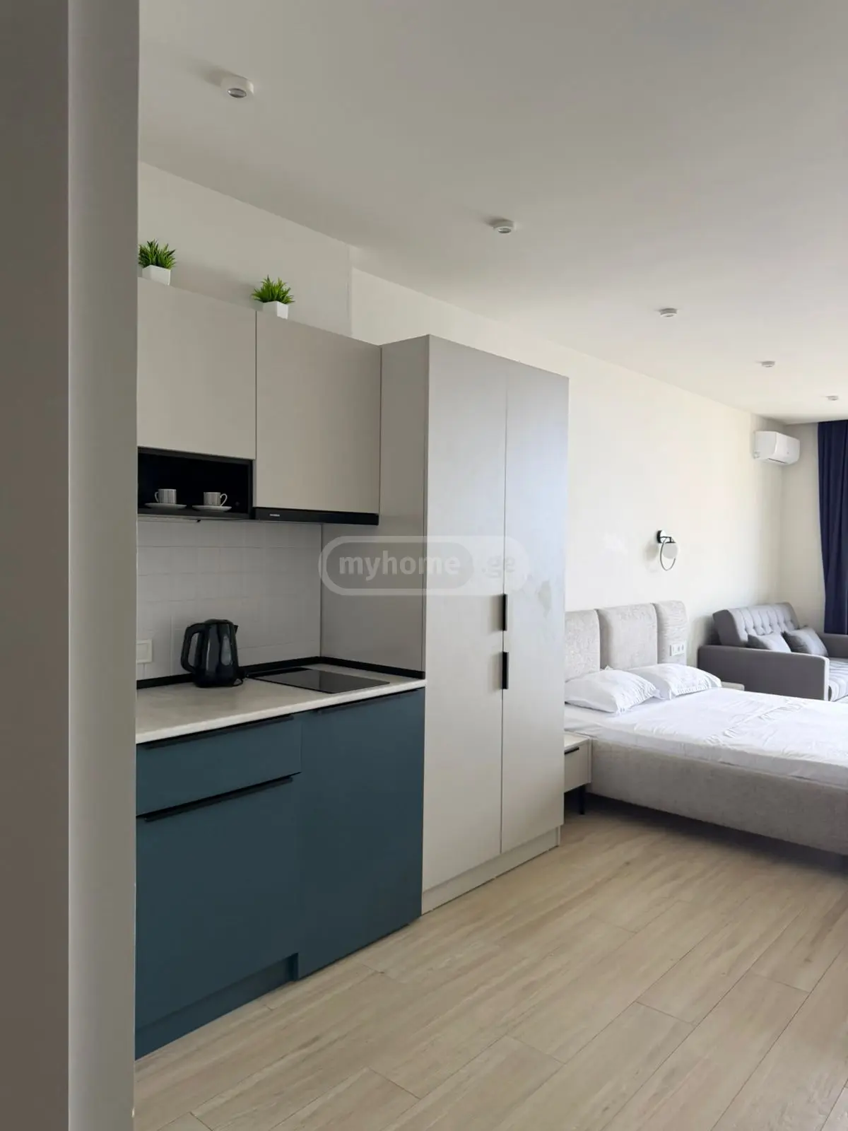 1 Room Apartment For Rent In Old Batumi District, In Batumi view 2