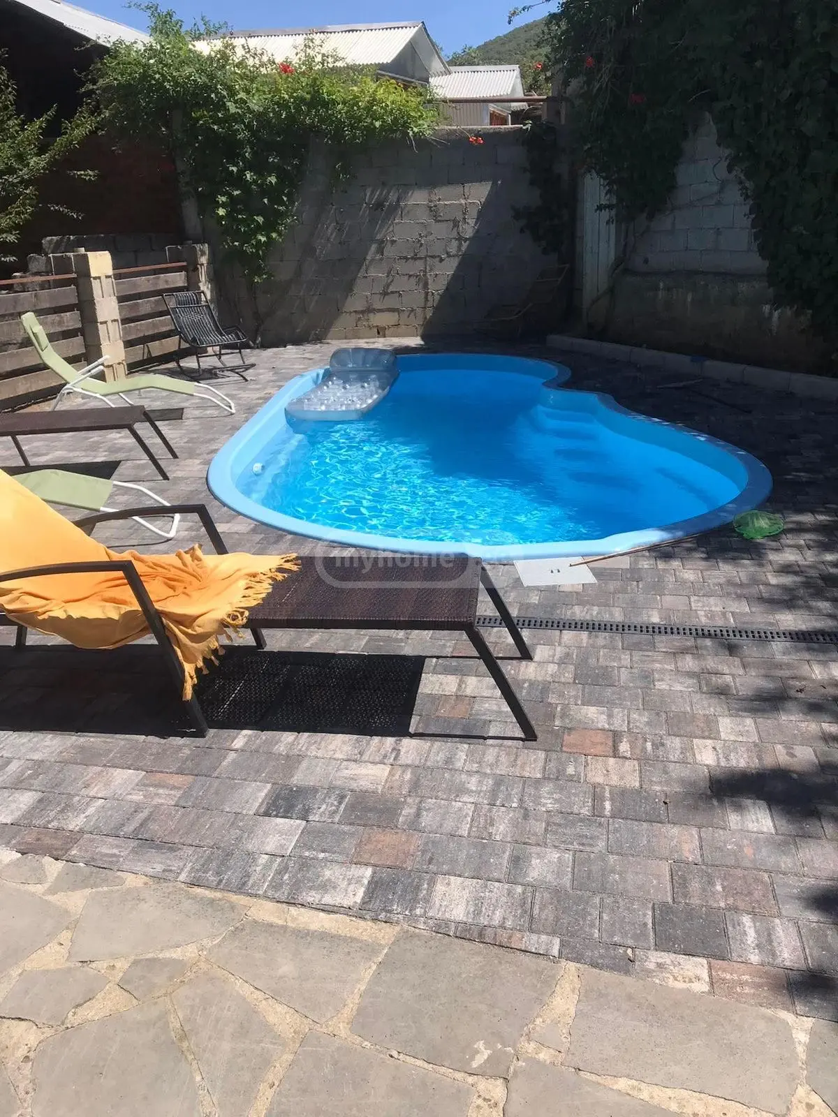 7 Room Country House For Rent In Tskneti view 2