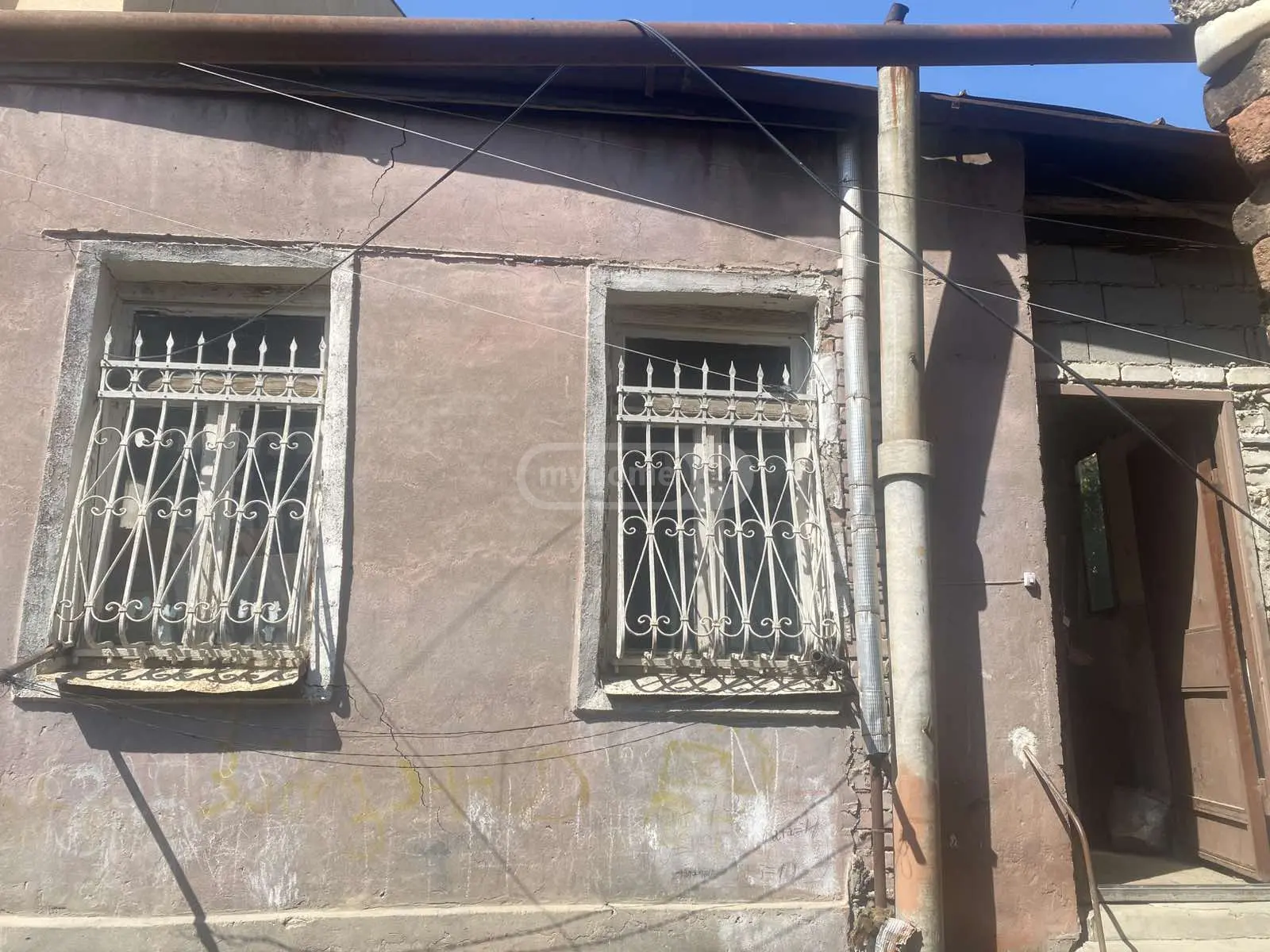 2 Room Private House For Sale view 1