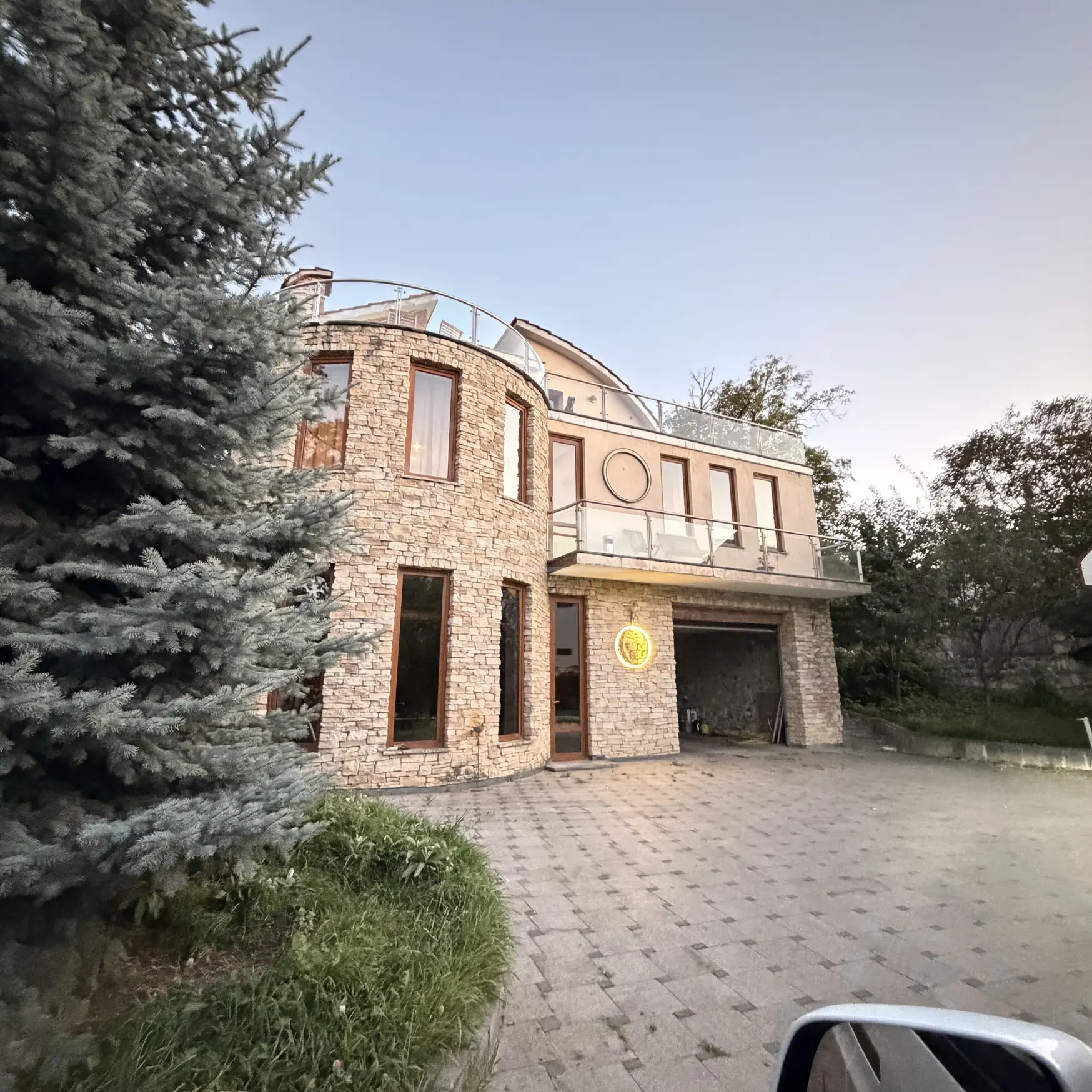 9 Room Country House For Rent In Tskneti view 1