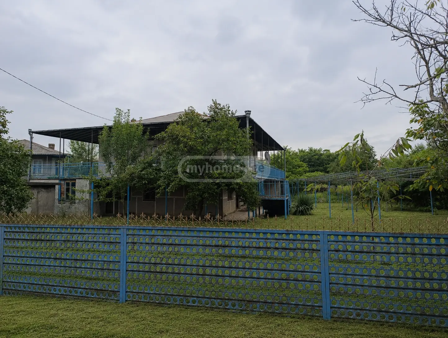 9 Room Private House For Sale view 3