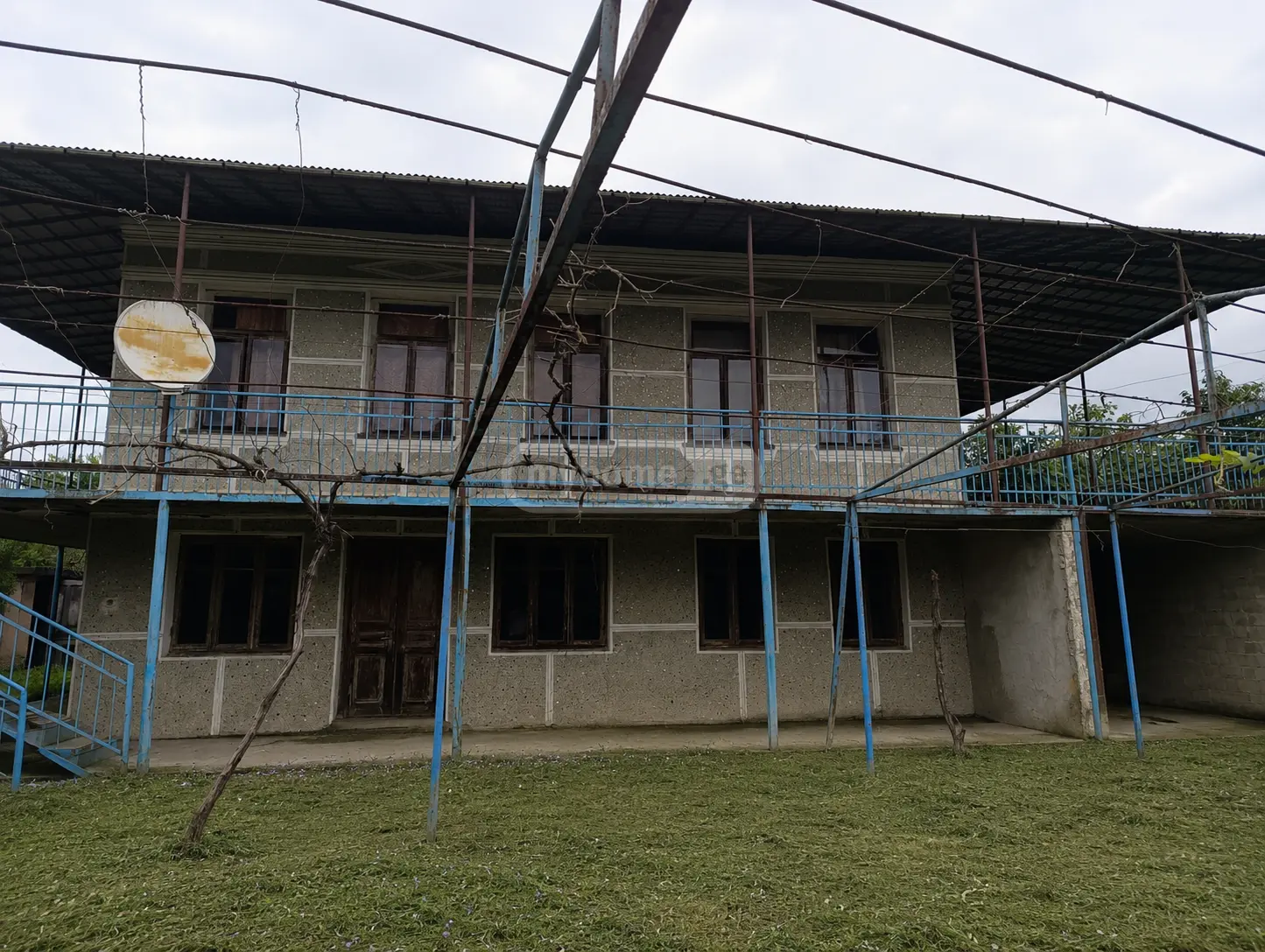 9 Room Private House For Sale view 2
