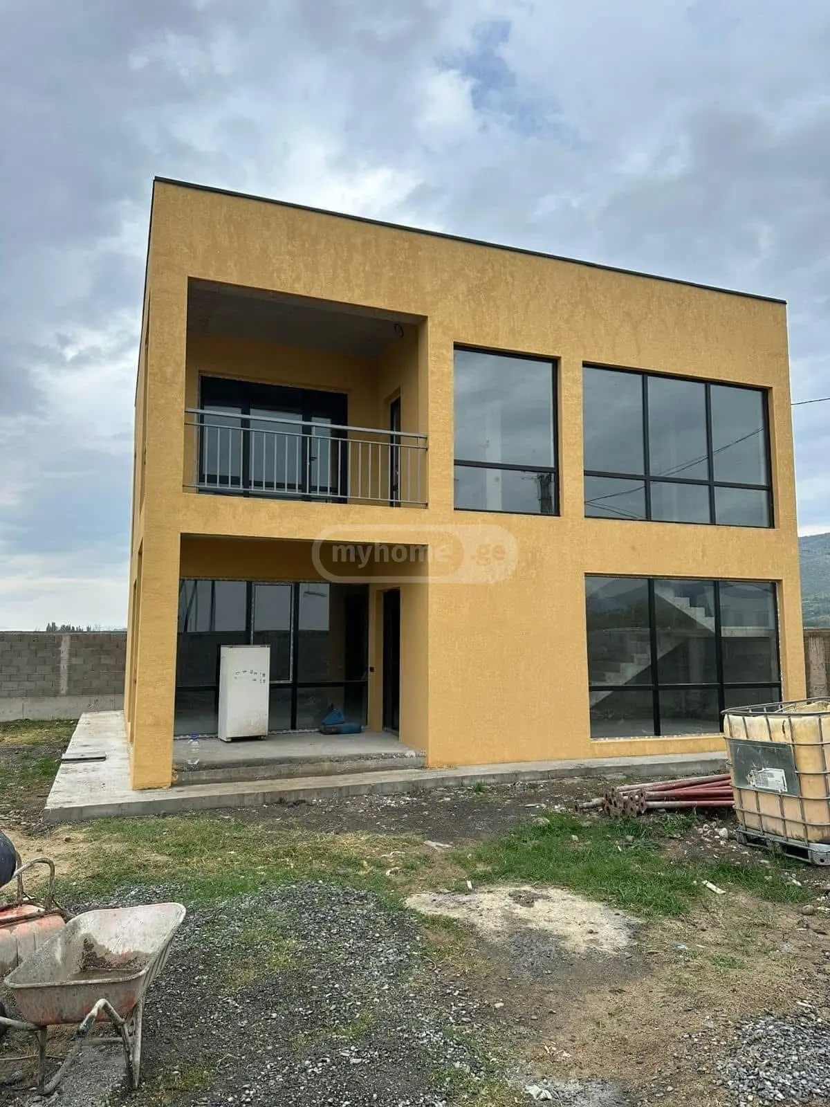 9 Room Apartment For Sale view 2