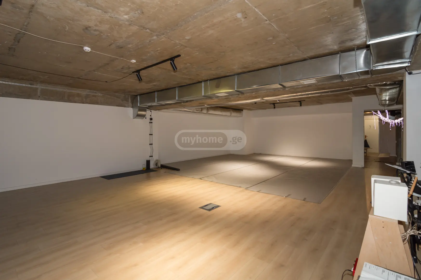 Universal Commercial Area For Sale In Vera view 5