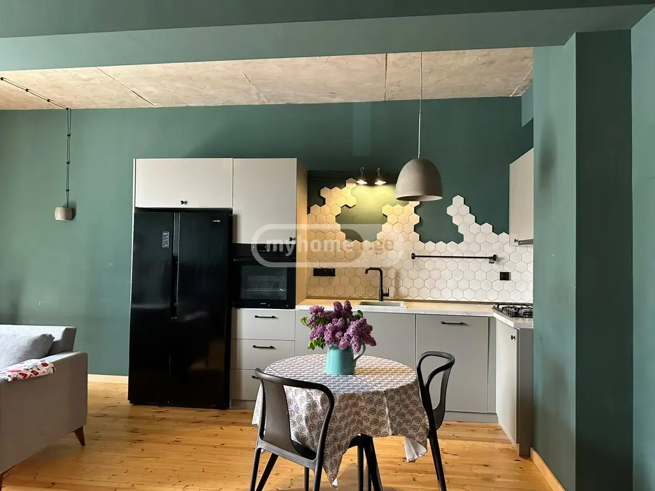 2 Room Apartment For Rent In Mtatsminda view 9