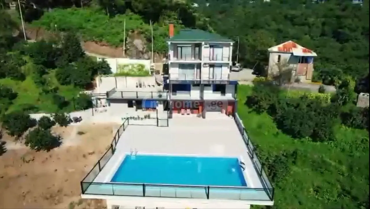 6 Room Private House For Rent In Makhinjauri, In Batumi view 5