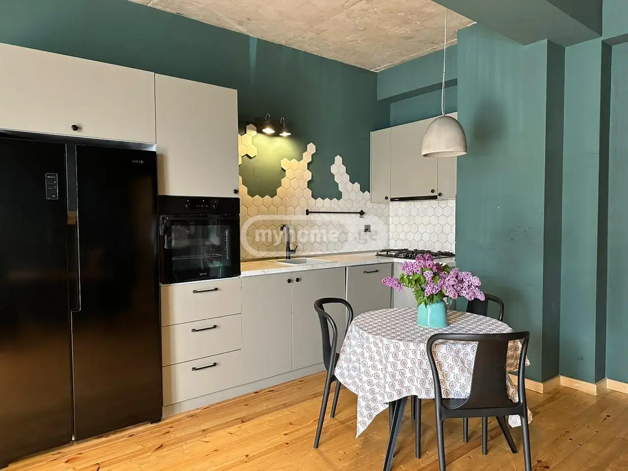2 Room Apartment For Rent In Mtatsminda view 6