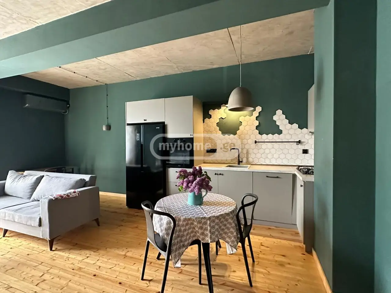2 Room Apartment For Rent In Mtatsminda view 5