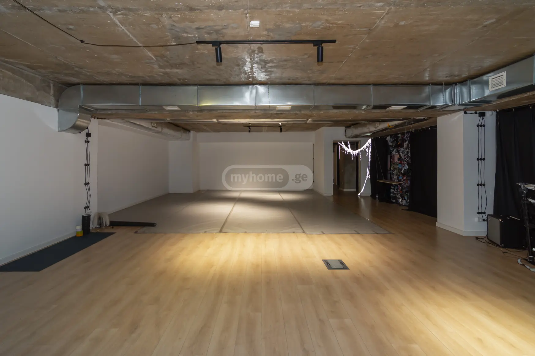Universal Commercial Area For Sale In Vera view 4