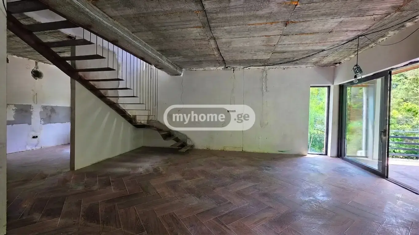 7 Room Private House For Sale view 11