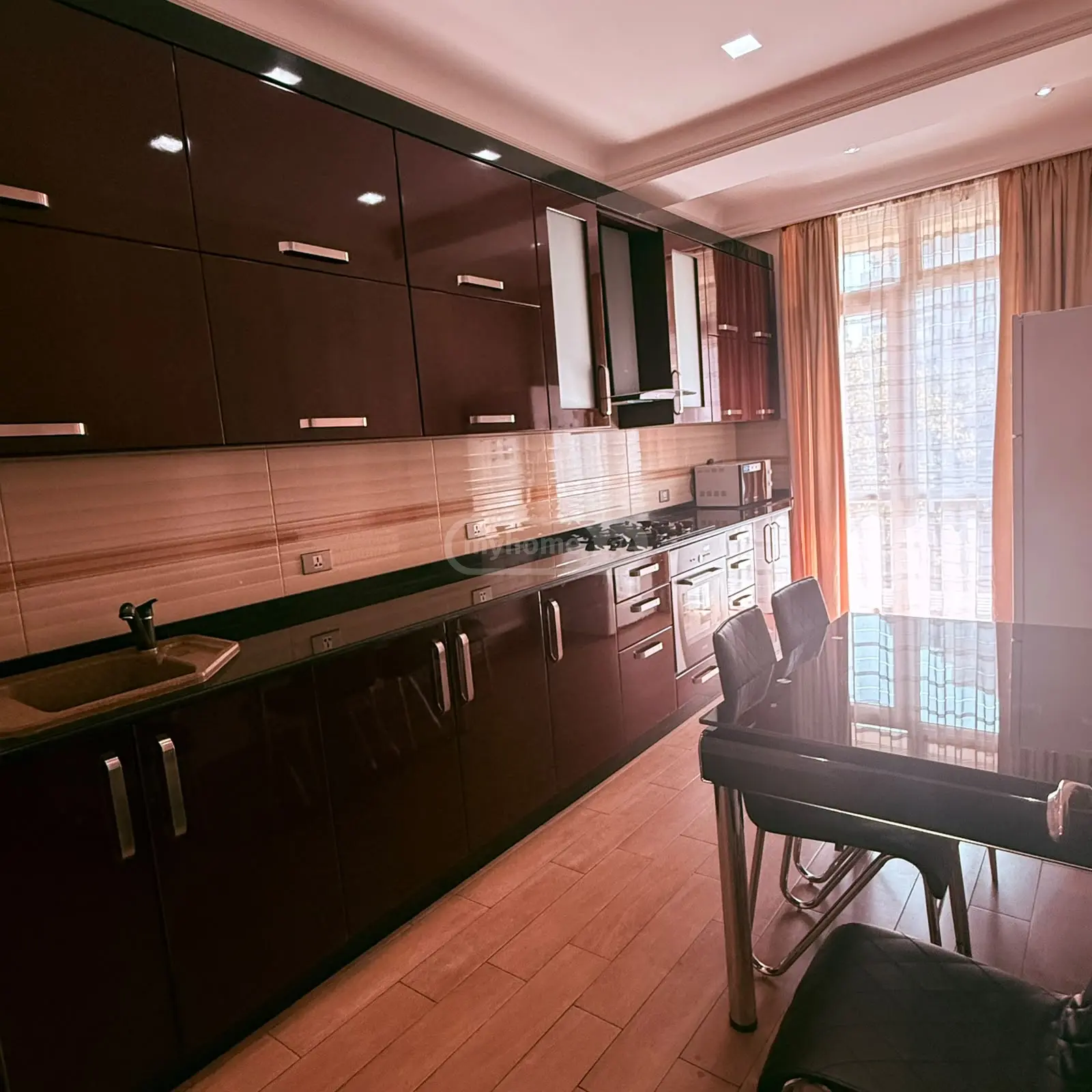 5 Room Apartment For Sale view 3
