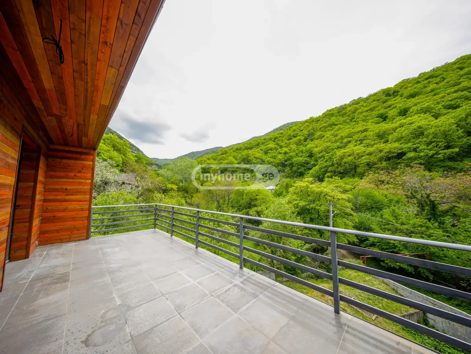 7 Room Private House For Sale view 4