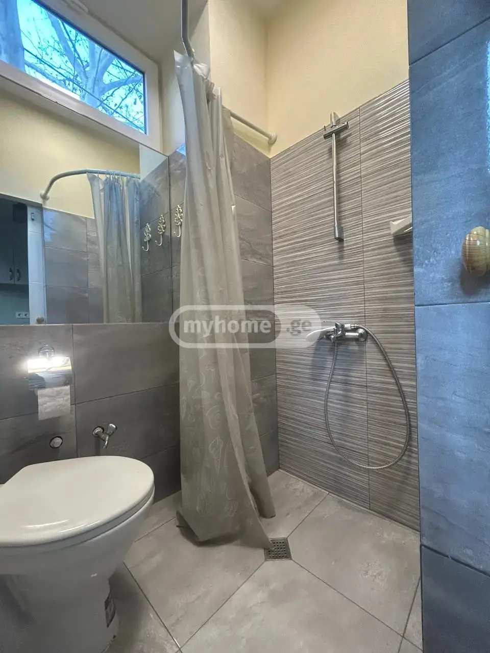 2 Room Apartment For Rent In Mtatsminda view 3
