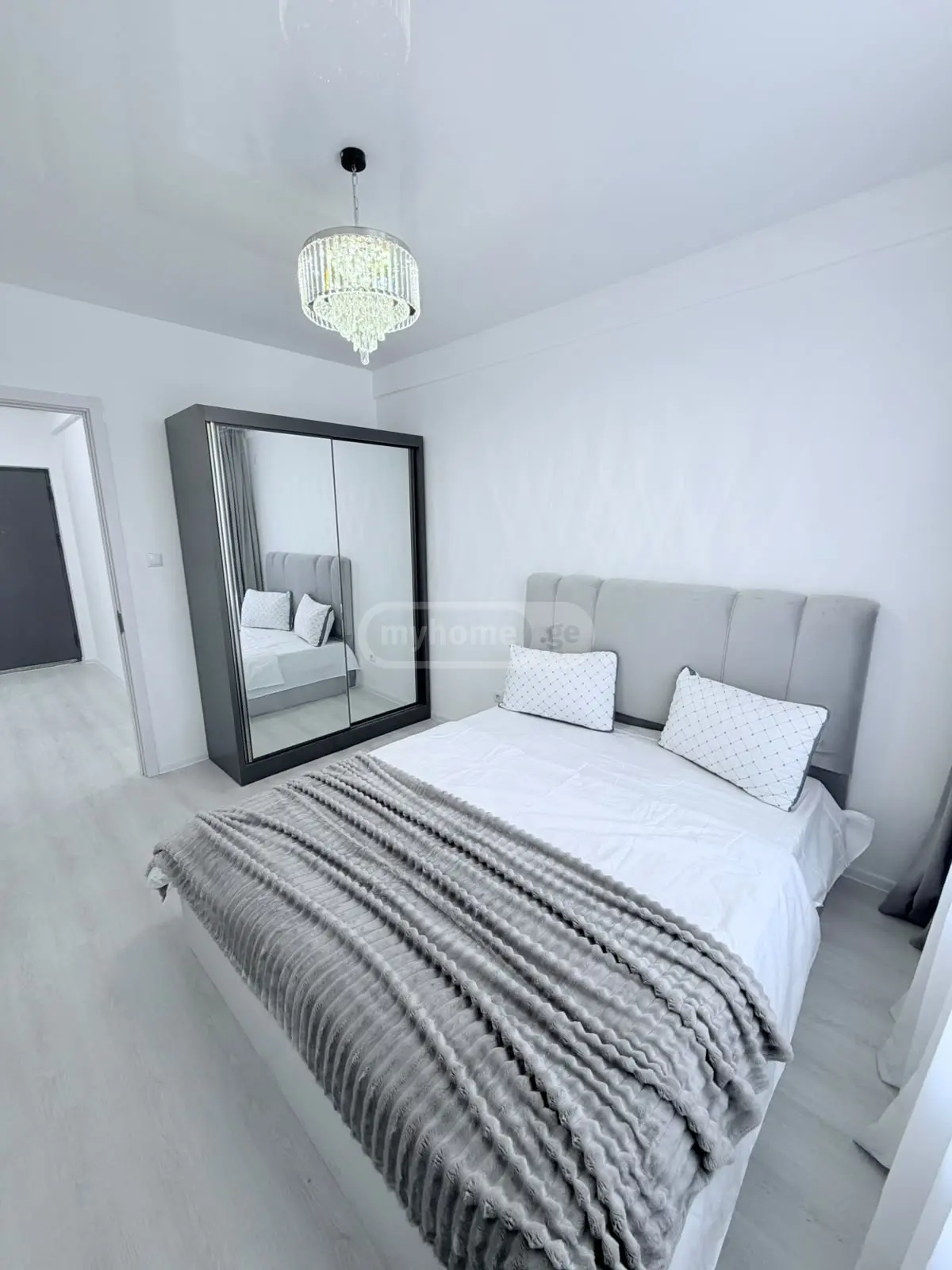 2 Room Apartment Daily Rent In Varketili view 2