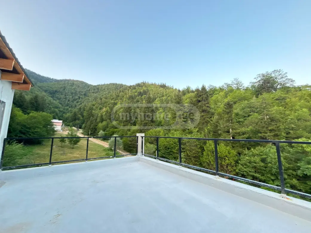 8 Room Private House For Sale view 12