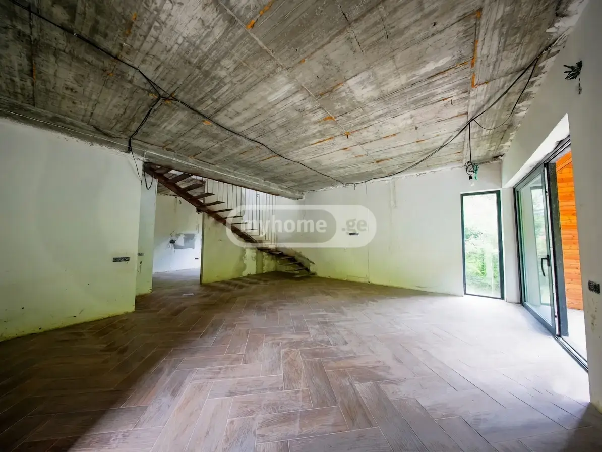 7 Room Country House For Sale view 12