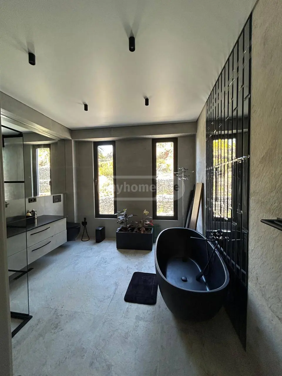 6 Room Private House For Sale view 2