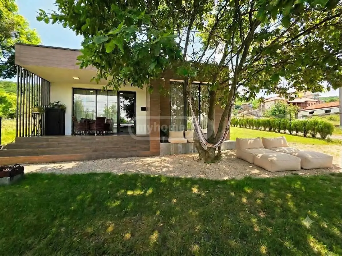 3 Room Country House For Sale view 4