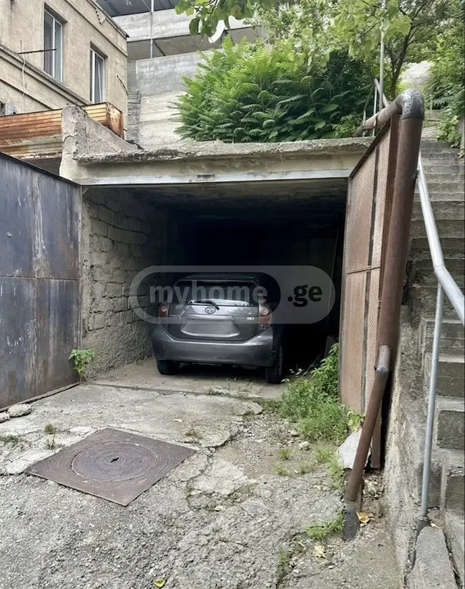 8 Room Private House For Sale view 10