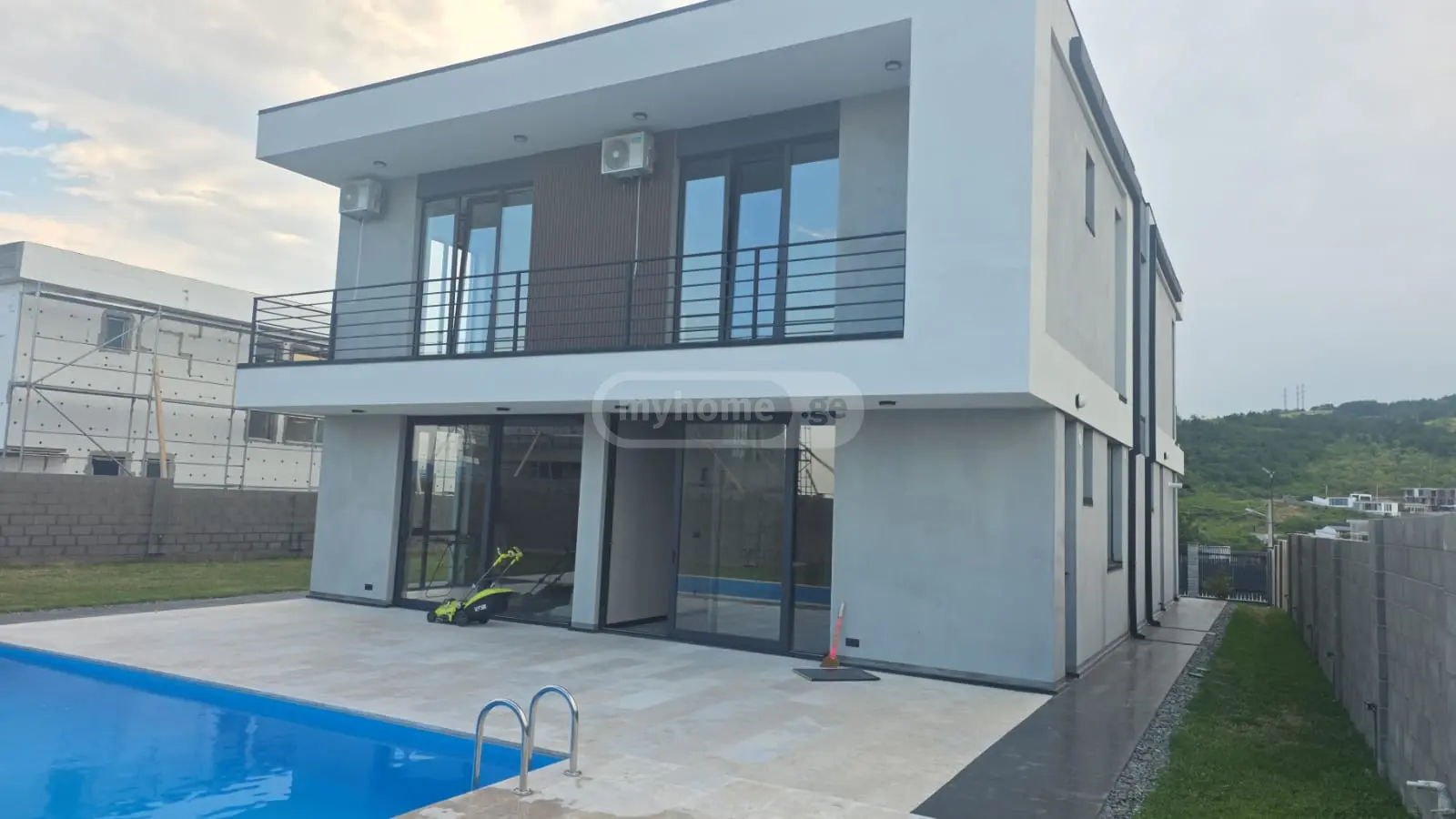 8 Room Private House For Rent In Lisi Lake view 8