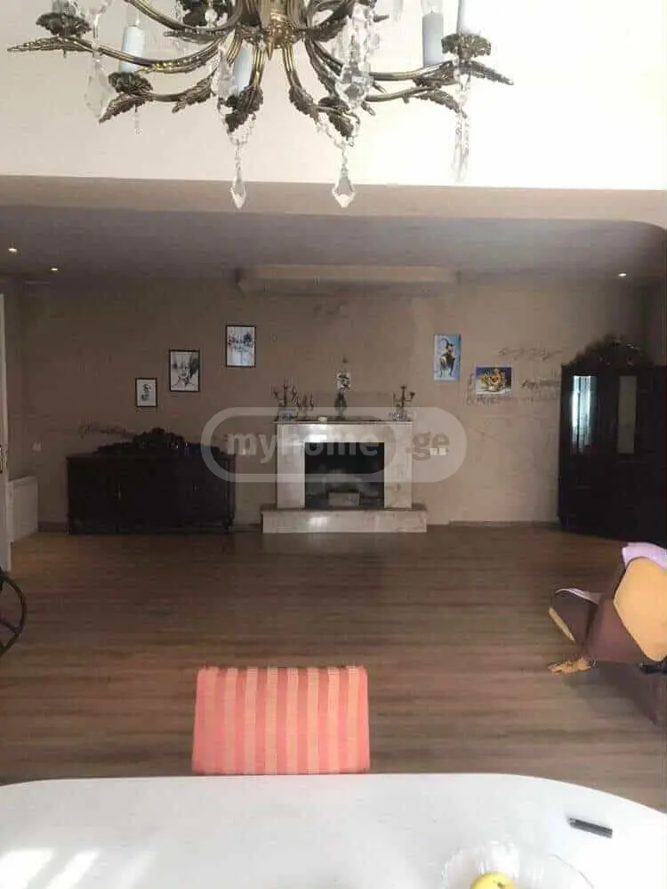 10+ Room Private House For Sale In Sololaki view 2