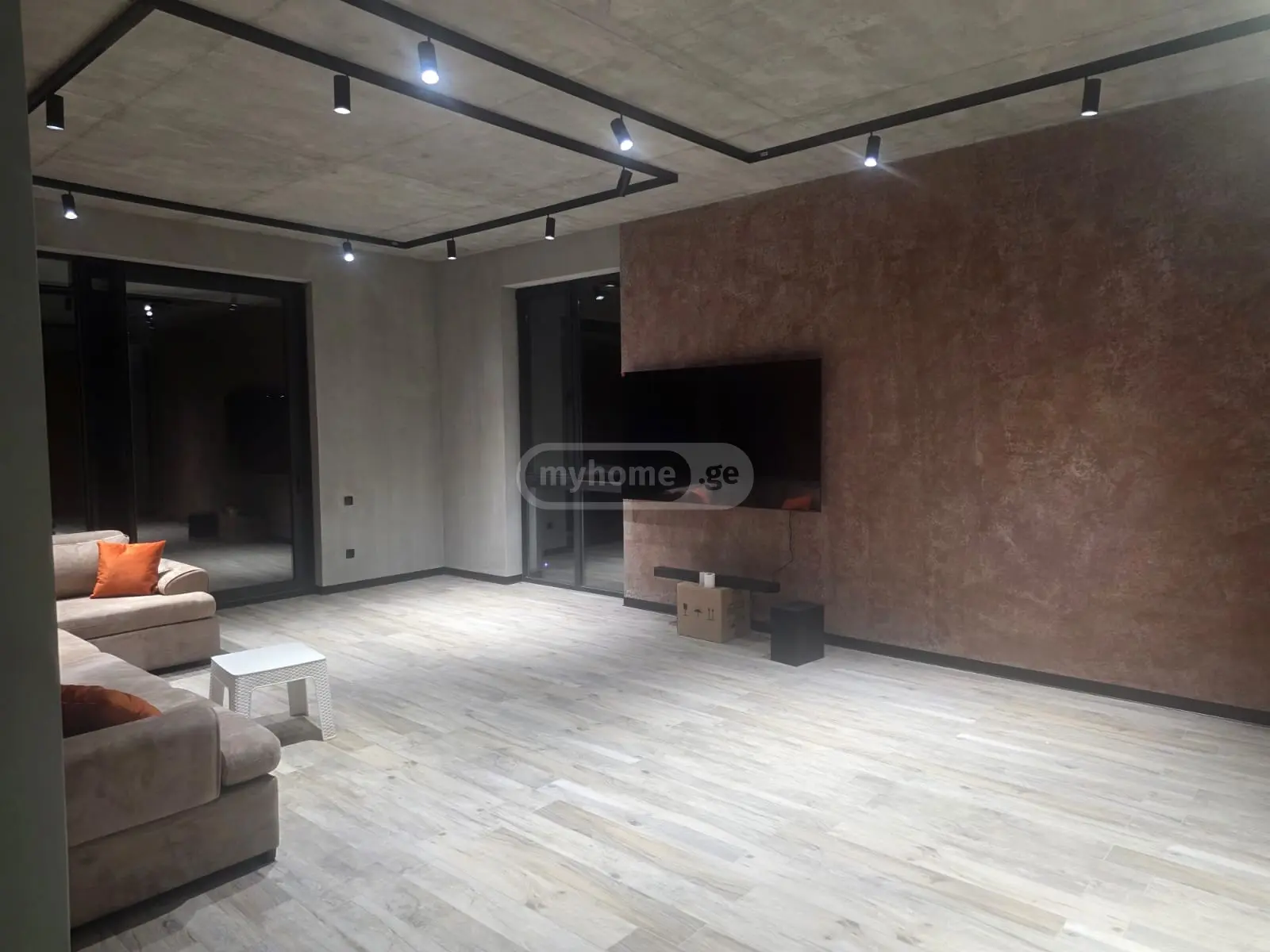 8 Room Private House For Rent In Lisi Lake view 12
