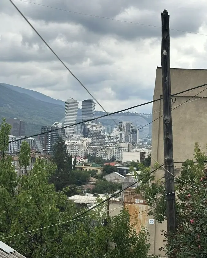 8 Room Private House For Sale view 4