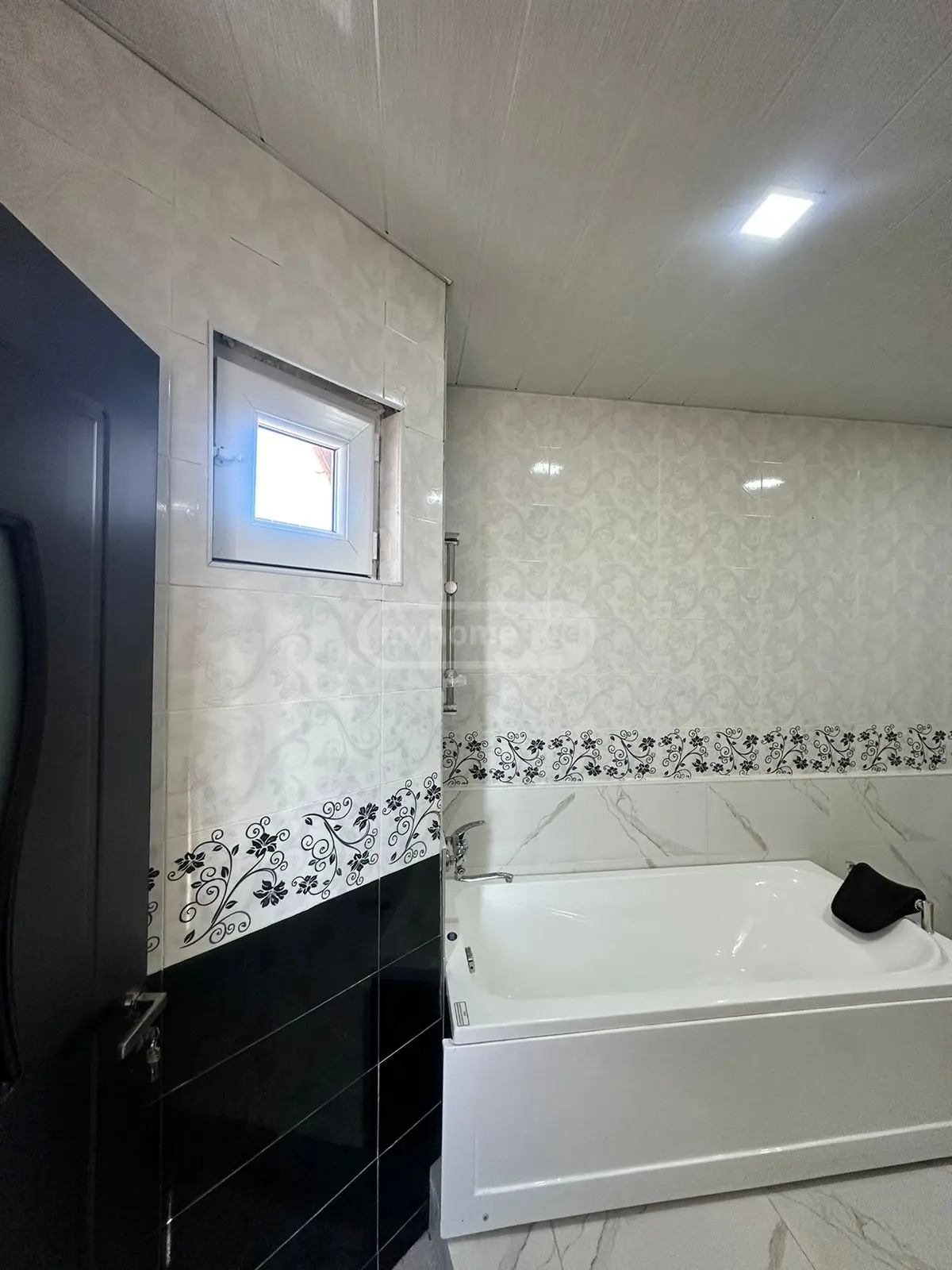 7 Room Private House For Rent In Sanzona view 12