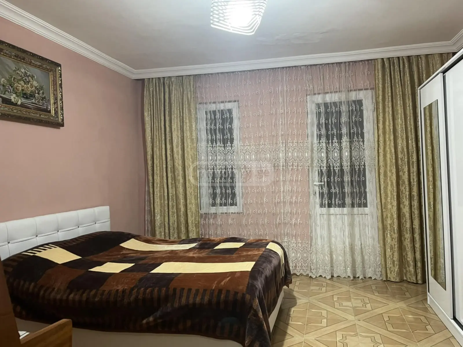 8 Room Private House For Sale view 7