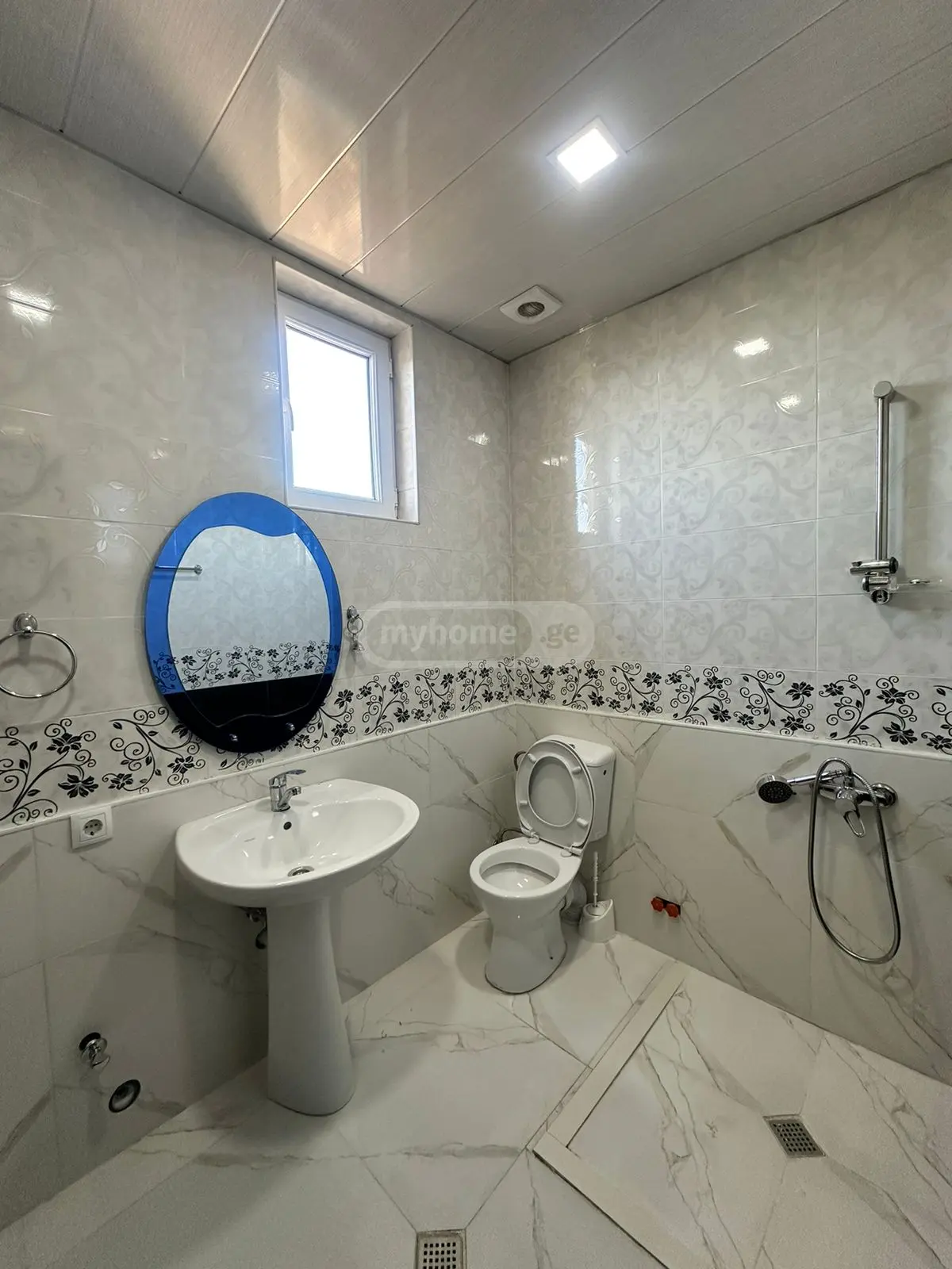 7 Room Private House For Rent In Sanzona view 10