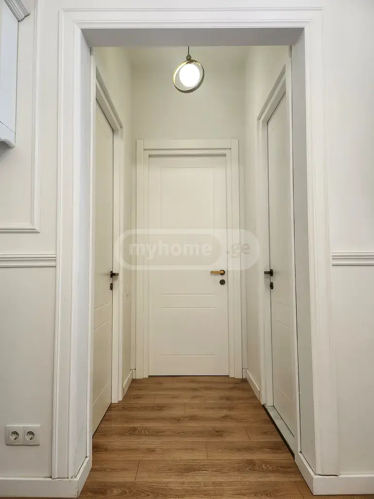 5 Room Apartment For Sale view 4