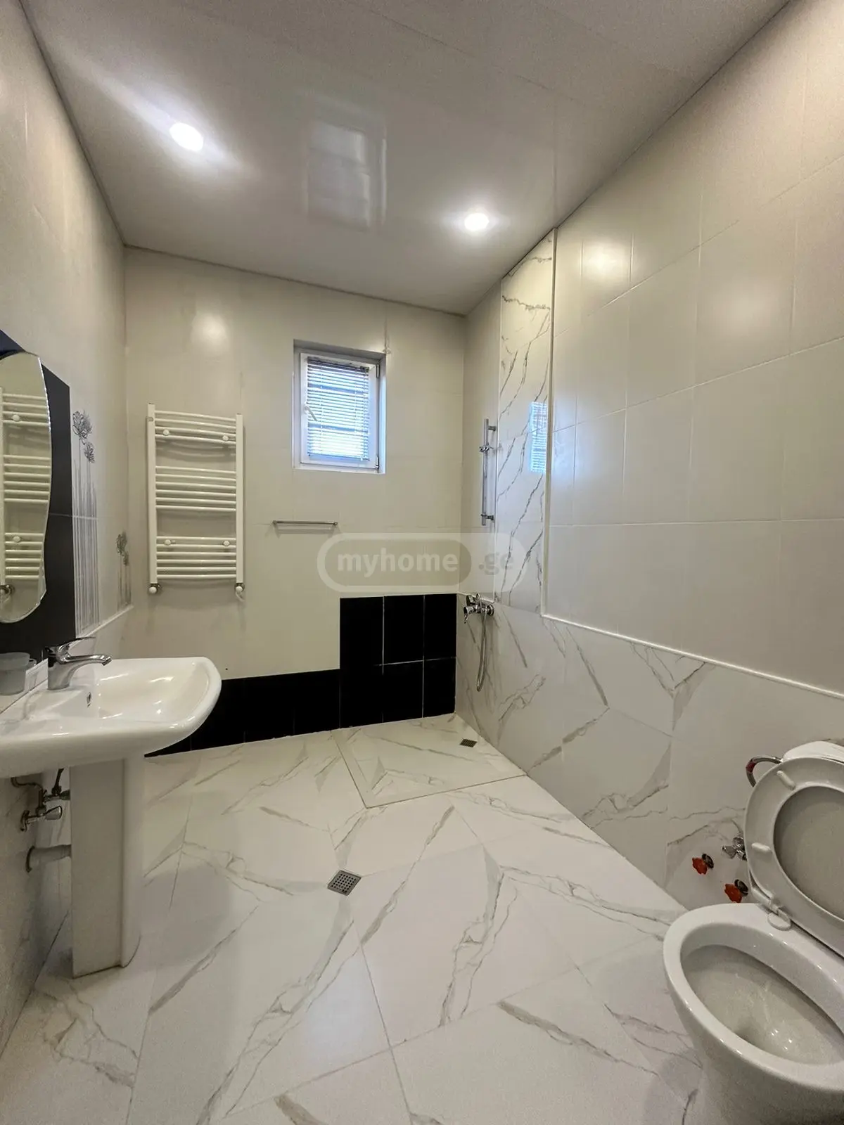 7 Room Private House For Rent In Sanzona view 8