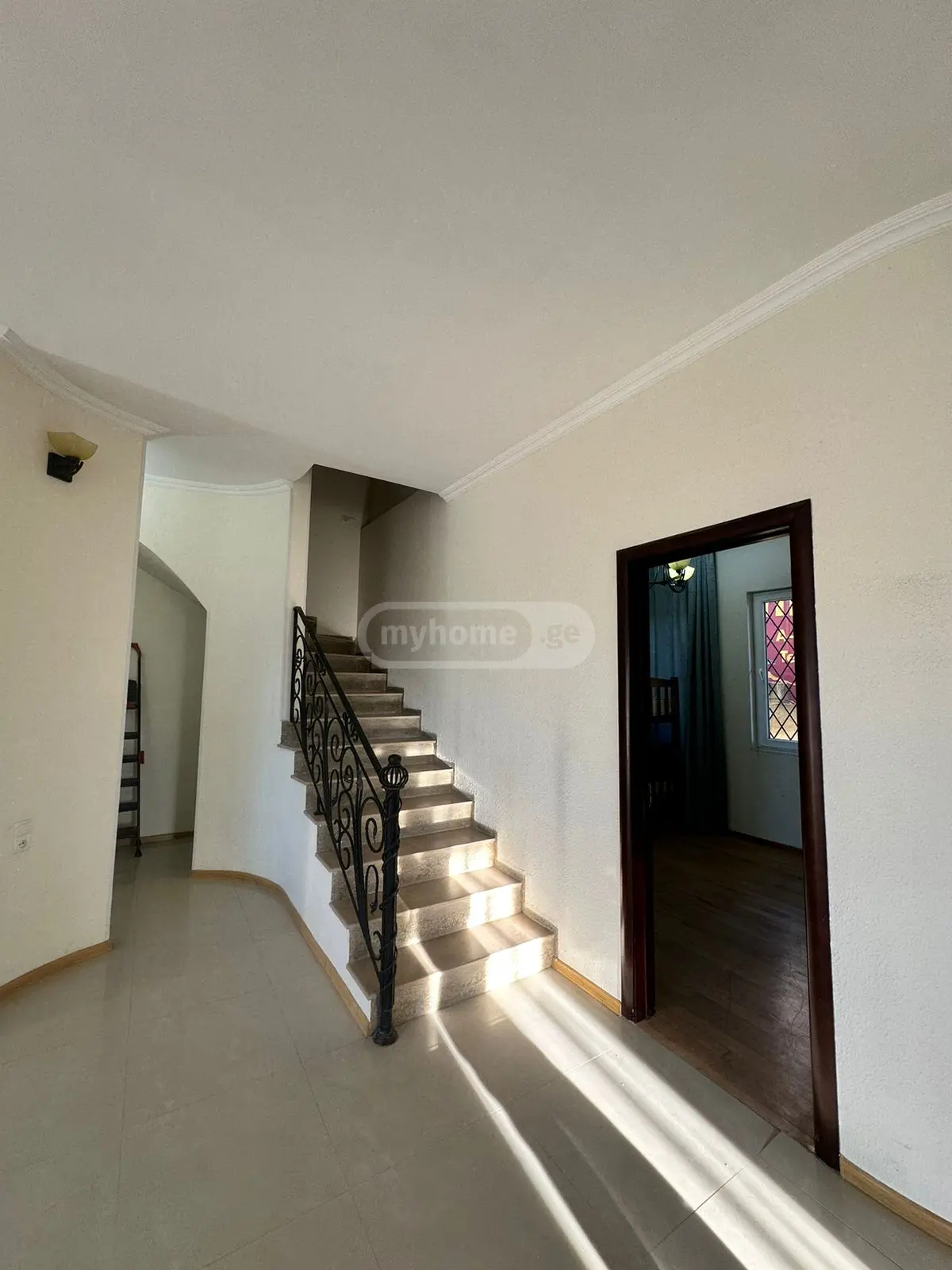 7 Room Private House For Rent In Sanzona view 9