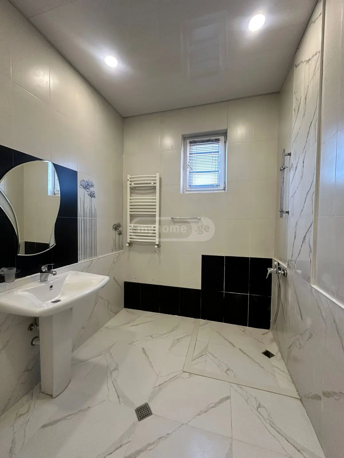 7 Room Private House For Rent In Sanzona view 13