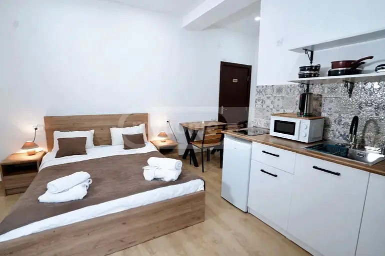 8 Room Apartment For Sale view 2