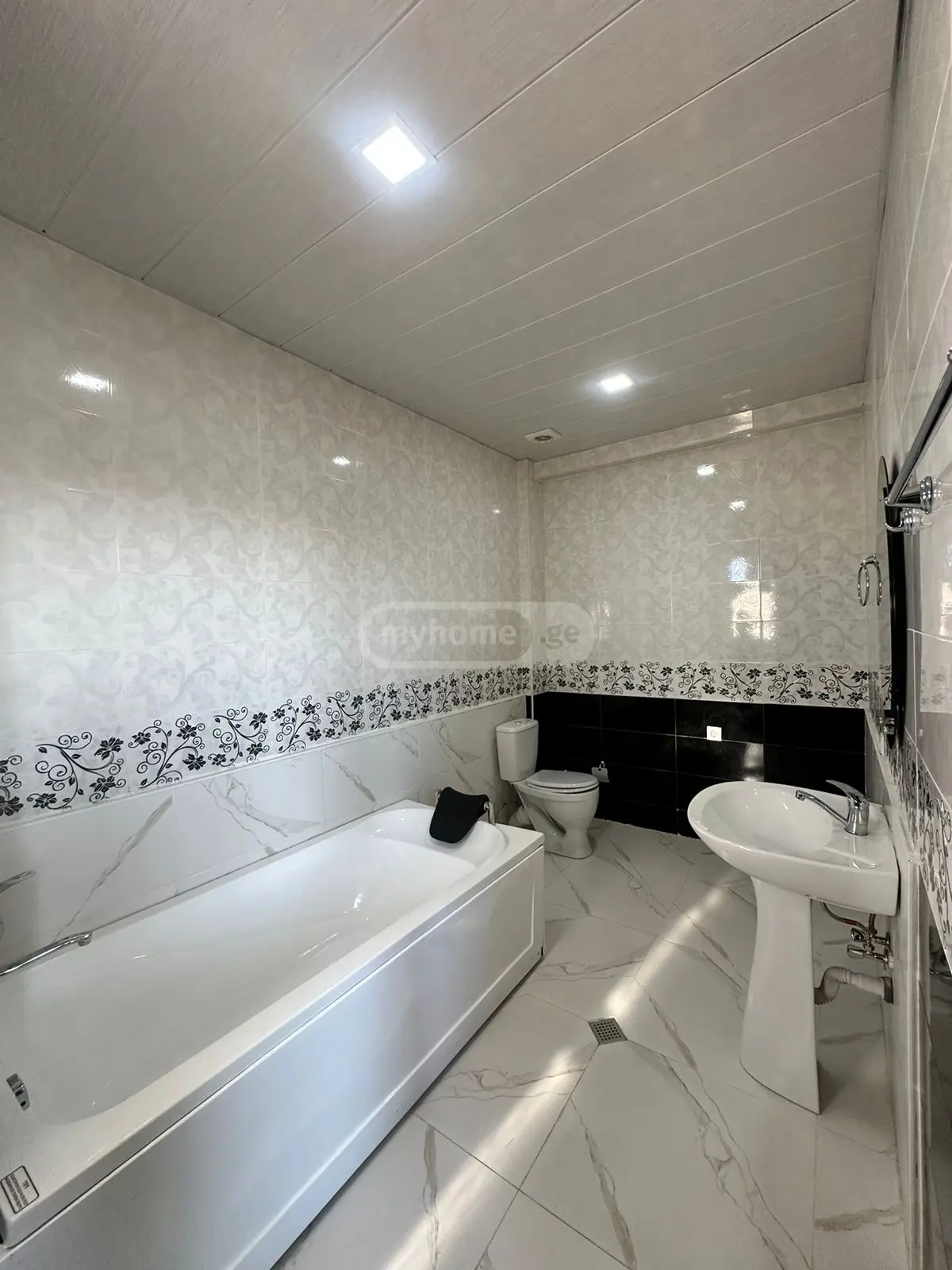 7 Room Private House For Rent In Sanzona view 7