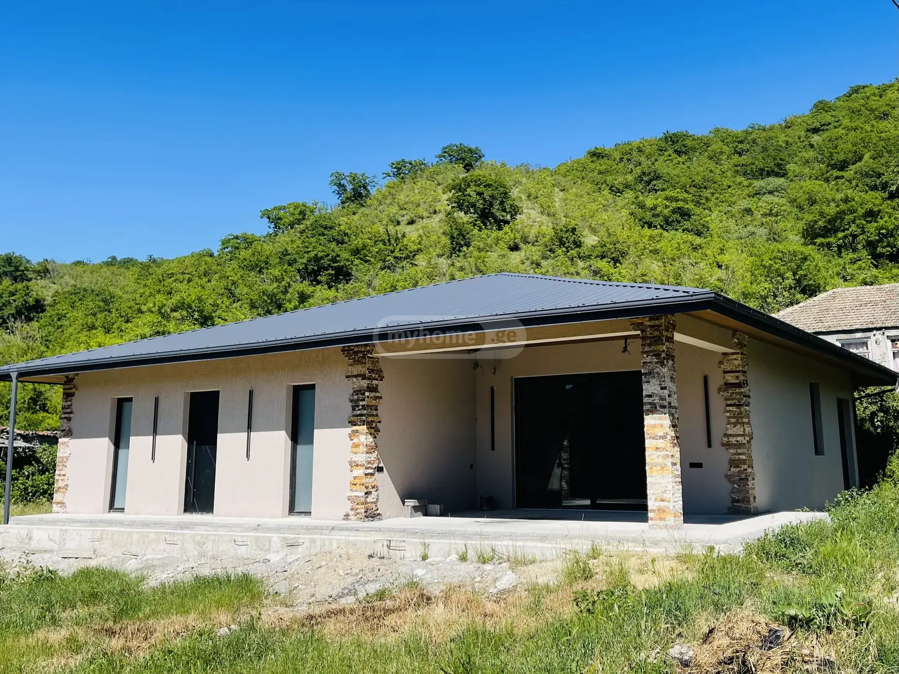 6 Room Private House For Sale view 1