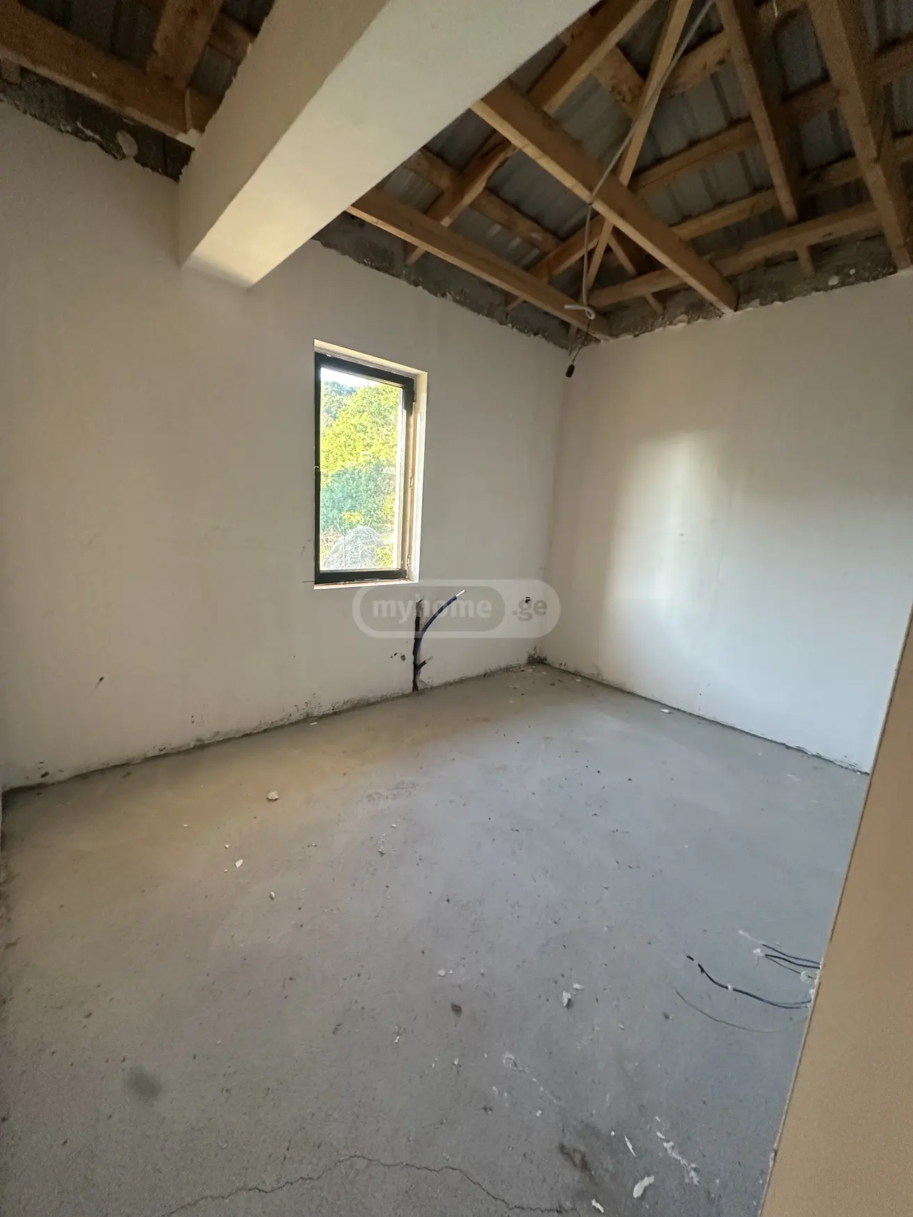 6 Room Private House For Sale view 3