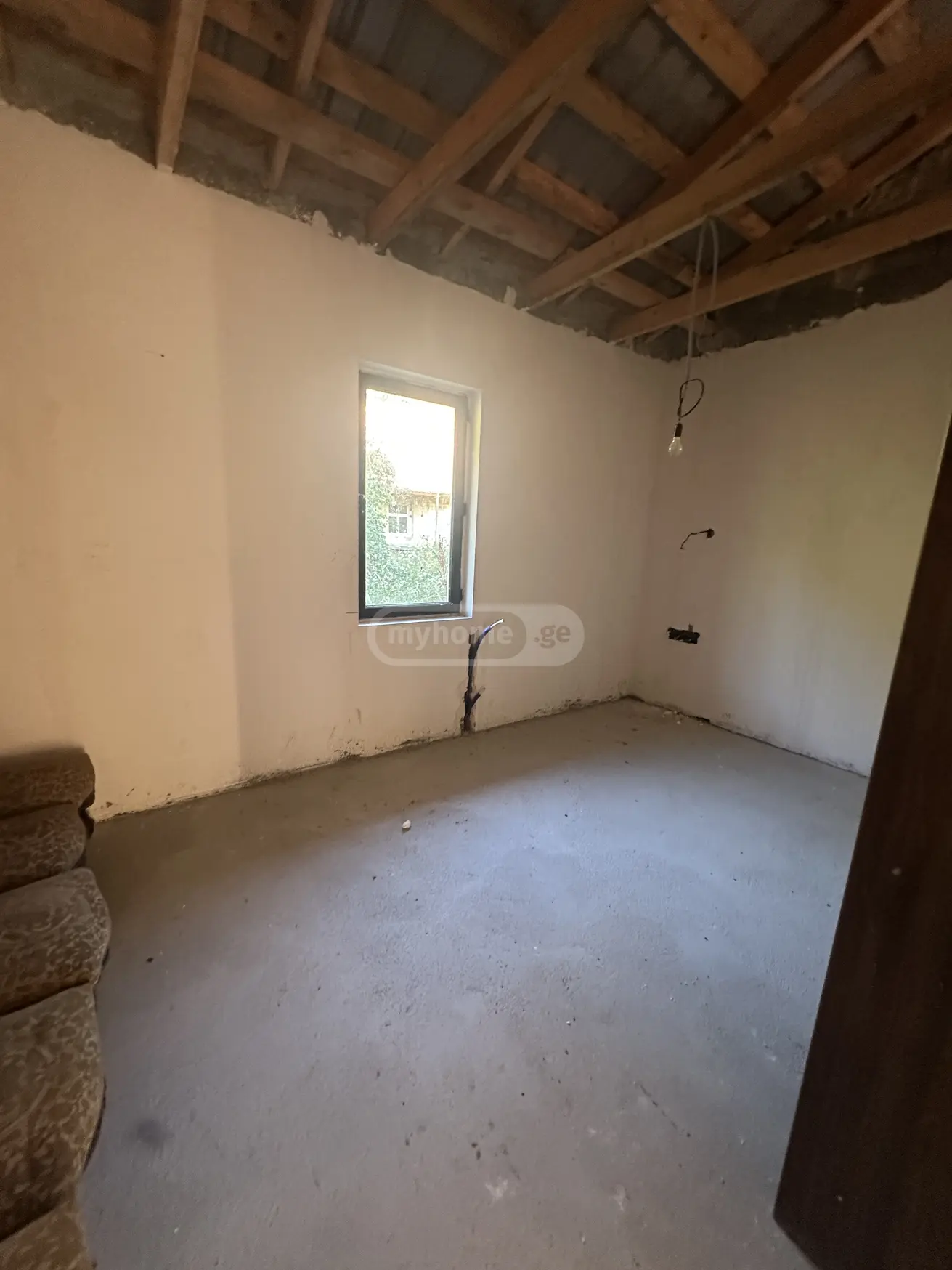 6 Room Private House For Sale view 2