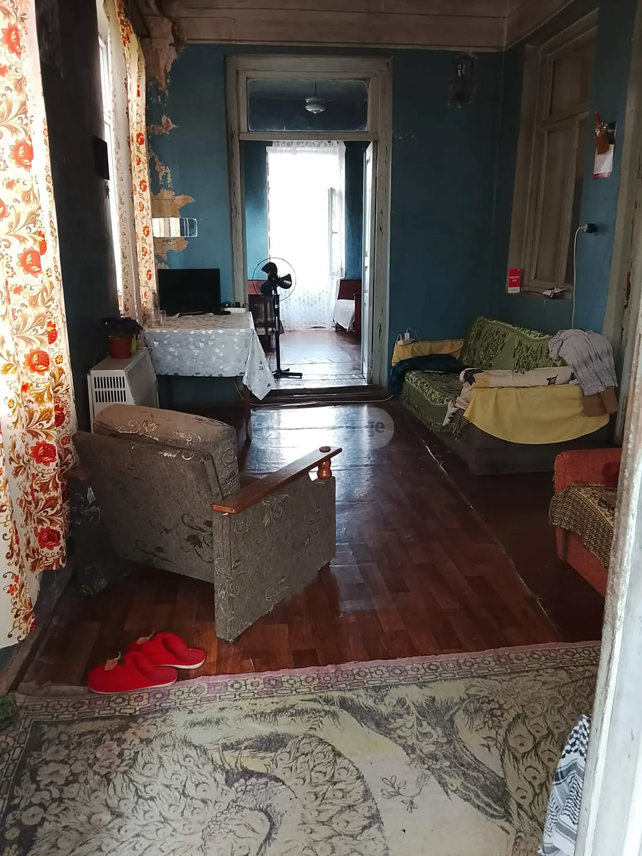 8 Room Private House For Sale view 2
