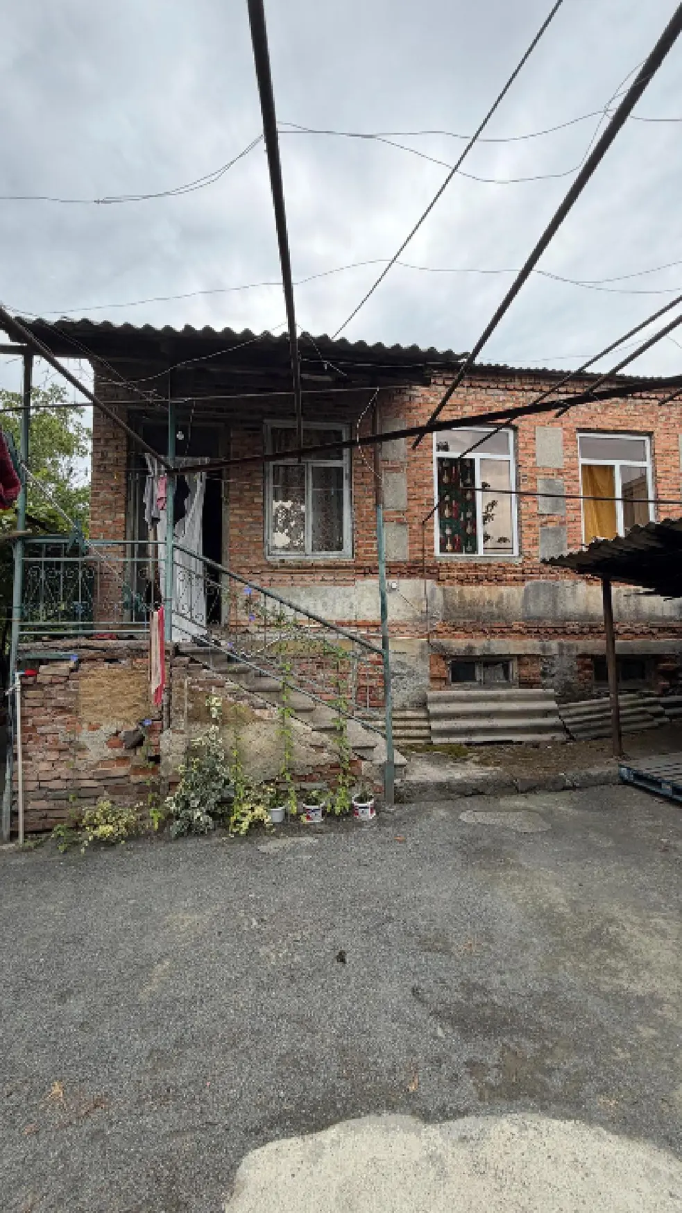 8 Room Private House For Sale view 1