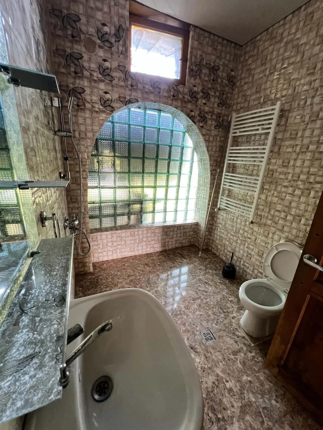 10+ Room Private House For Rent In Tskaltubo view 6