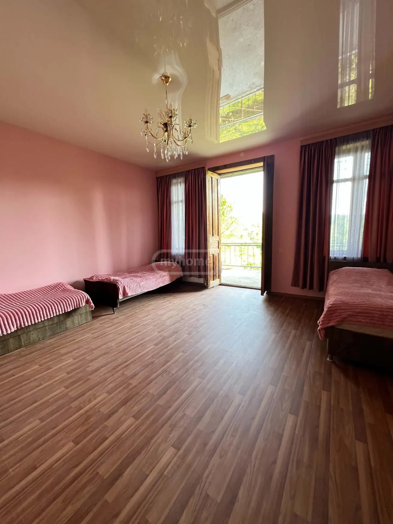 10+ Room Private House For Rent In Tskaltubo view 2