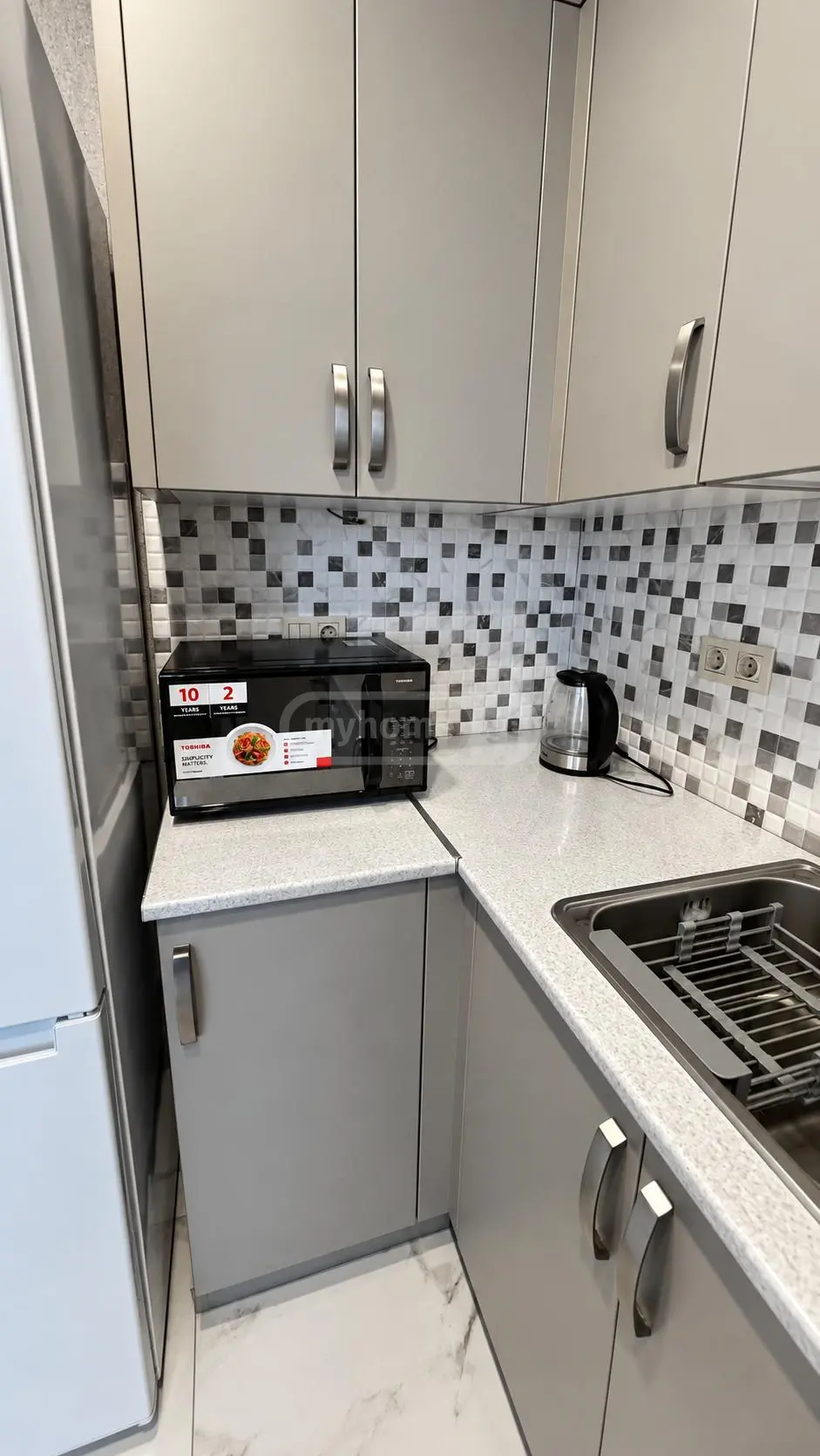 3 Room Apartment For Rent In Makhinjauri, In Batumi view 3