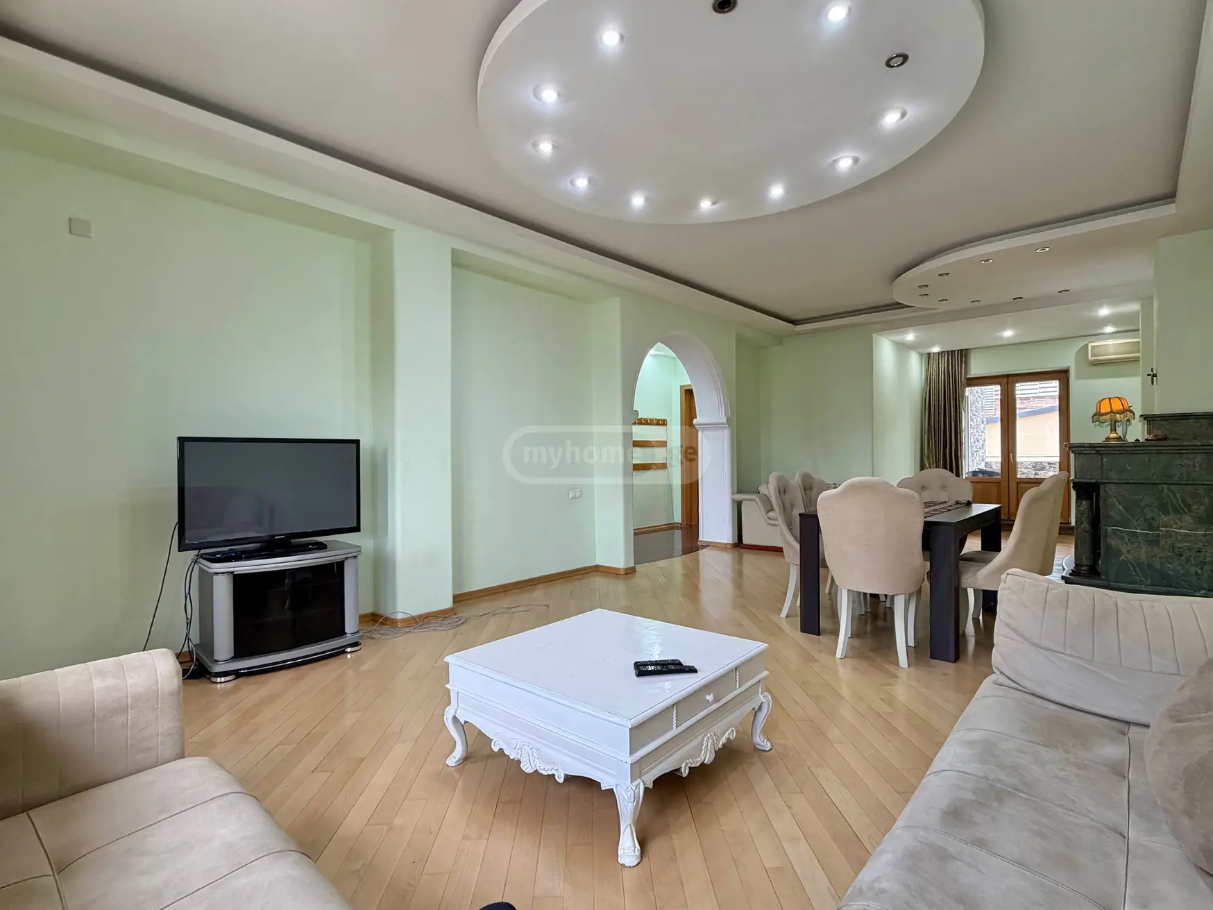 5 Room Apartment For Rent In Mtatsminda view 1